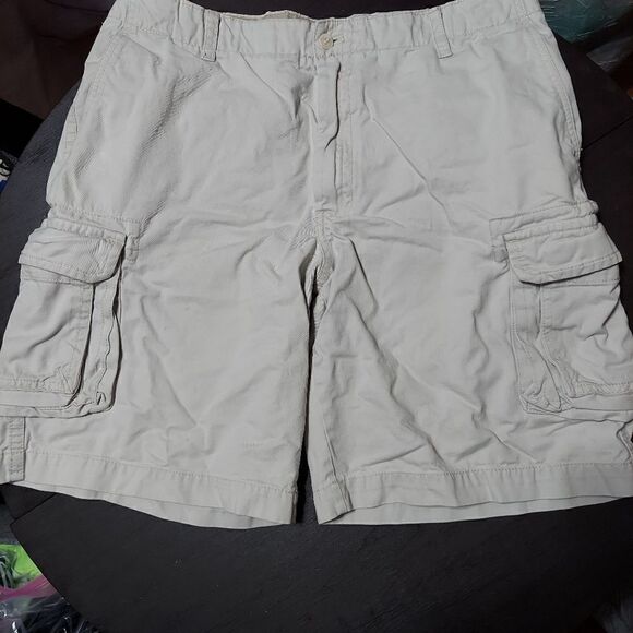 Izod Saltwater Men's 34 8 pocket Cargo shorts 10" inseam khaki - Picture 1 of 6